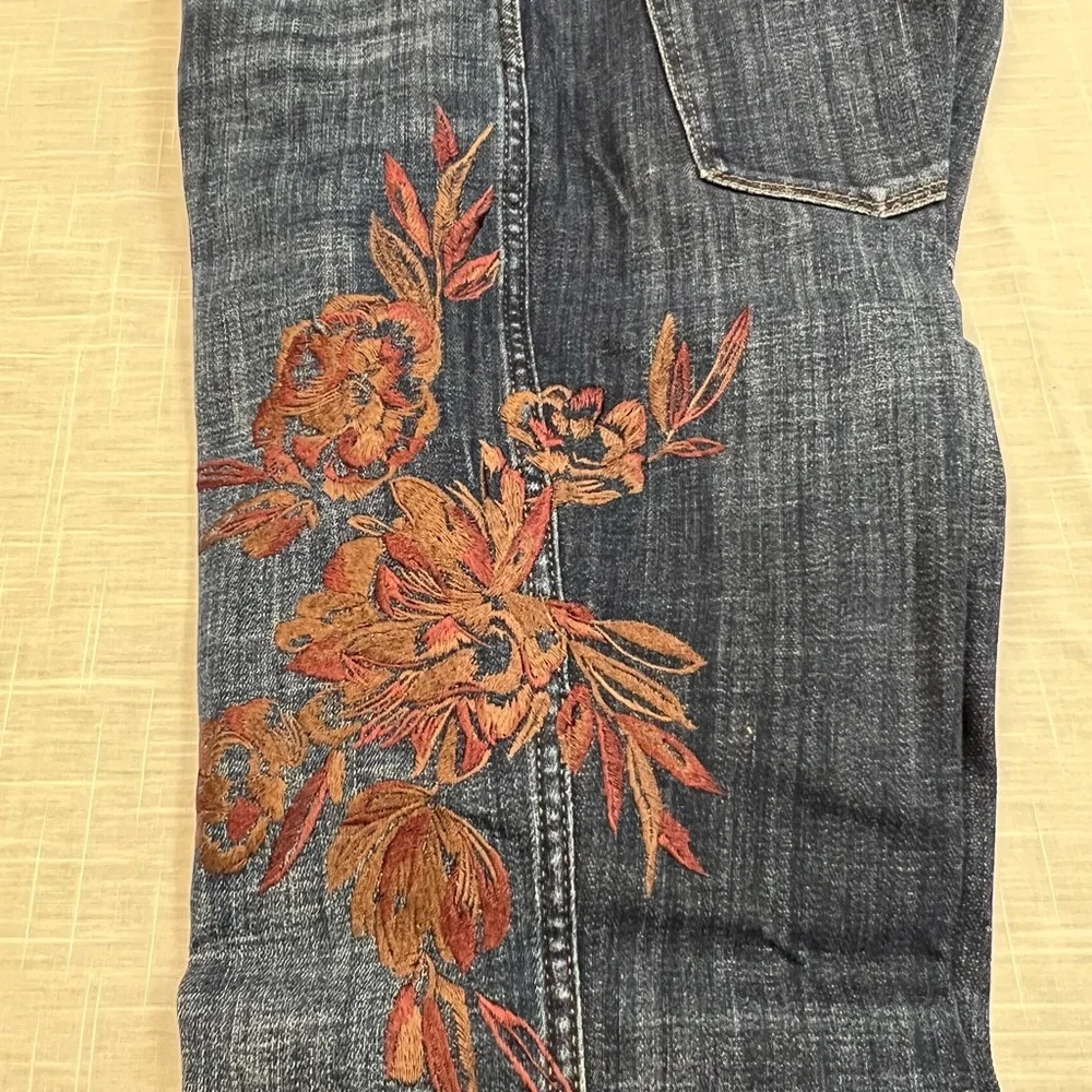 White House Black Market Embroidered Jeans - Picture 3 of 5
